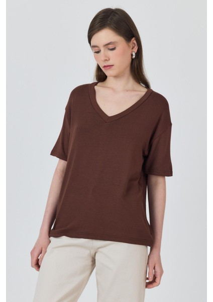 Kahve V Yaka Viskoz/yumuşak Kumaş Dökümlü Tişört 3077