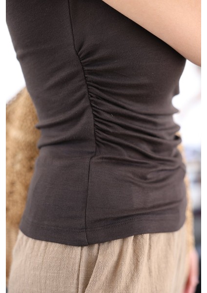 Yanları Büzgülü Kolsuz Bluz modelleri