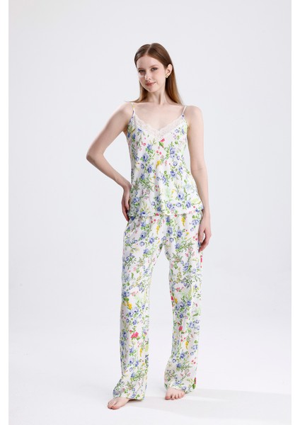 Kadın Dantelli Saten Çiçekli Uzun Pijama Takımı Şık ve Zarif İp Askılı Uyku Seti