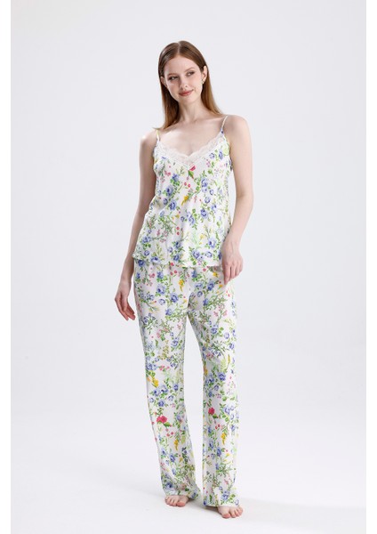 Kadın Dantelli Saten Çiçekli Uzun Pijama Takımı Şık ve Zarif İp Askılı Uyku Seti fırsatları