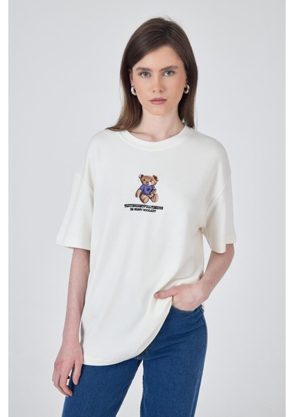 Beyaz Ayıcık Baskılı Bisiklet Yaka Oversize Tişört 5530