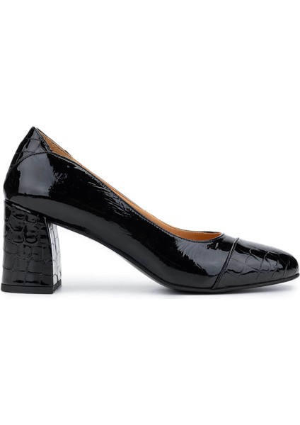 Kadın Hakiki Deri Siyah Comfort Ayakkabı 611 H61019 Bn Ayk Y25 Black Crc/black Vrnc