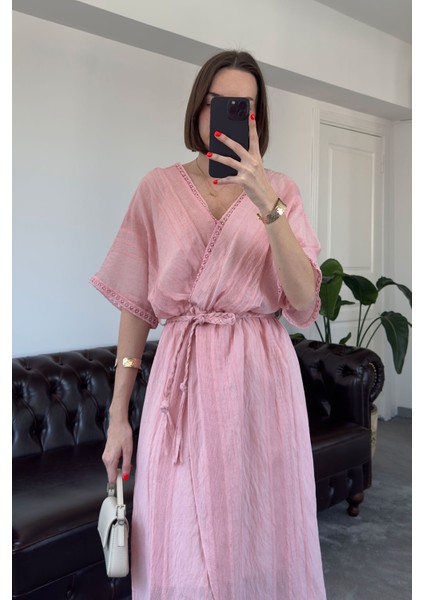 Kruvaze Yaka Örgü Kemerli Tasarım Keten Elbise- Pembe