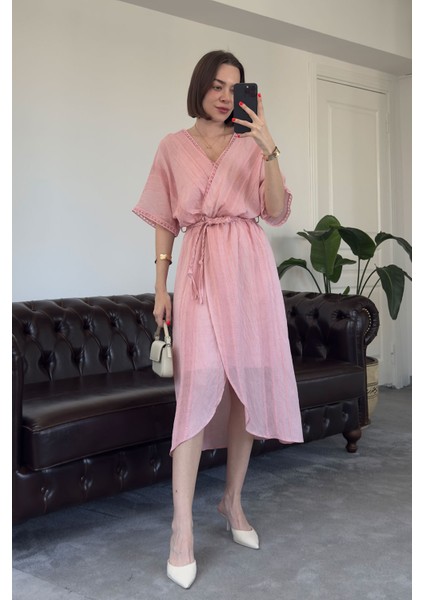 Kruvaze Yaka Örgü Kemerli Tasarım Keten Elbise- Pembe