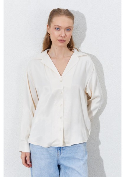 Kadın Krem Sedef Düğmeli Gömlek modelleri