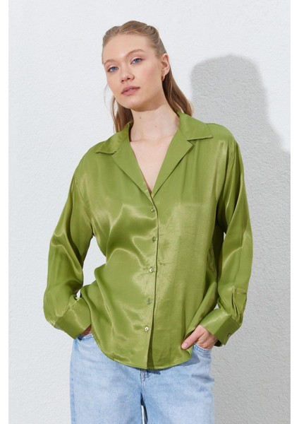 Kadın Yağ Yeşili Sedef Düğmeli Gömlek