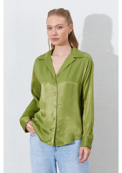 Kadın Yağ Yeşili Sedef Düğmeli Gömlek fiyatları