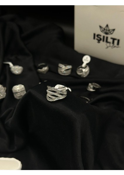 925 Gümüş | Baget Sarmal Zirkon Taşlı Pırlanta Tasarımlı Yüzük