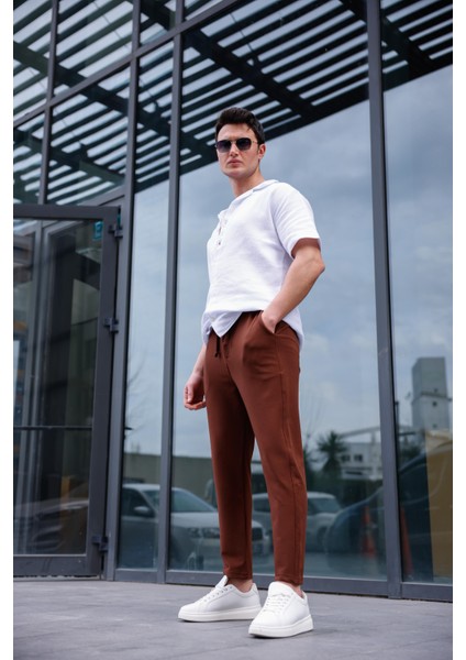Erkek Kahve Renk Likralı Kumaş Jogger Pantolon