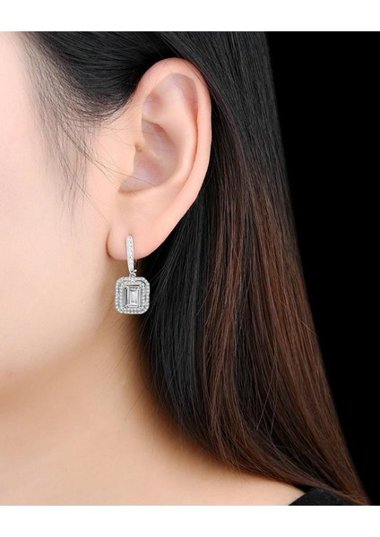 Pırlanta Model Baget Taşlı Lüks Sallantılı Gümüş Kadın Küpe fırsatları
