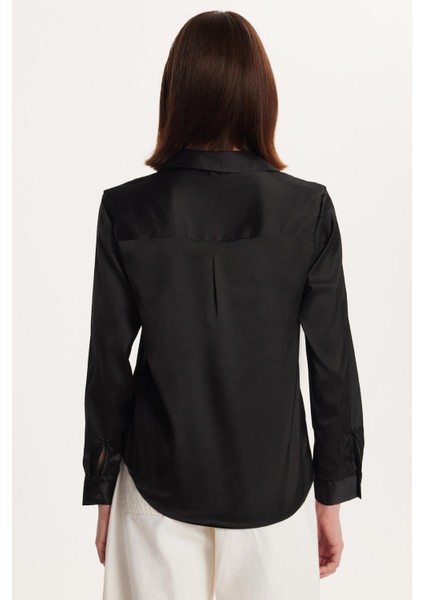 Kadın Relax Fit Rahat Kesim Satenli Kumaş Siyah Kare Manşet Düz Gömlek indirimleri