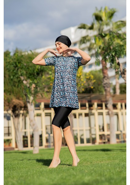 Siyah Mavi Desenli Yarım Kol Micro (Esnek ve Çabuk Kuruyan) Kumaş Yarı Tesettür Mayo modelleri