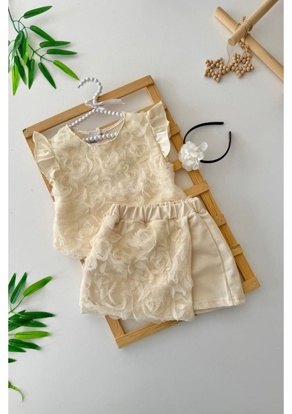 Kendinden Simli Gül Detaylı Kız Çocuk 3 Lü Şort etekli takım - Krem
