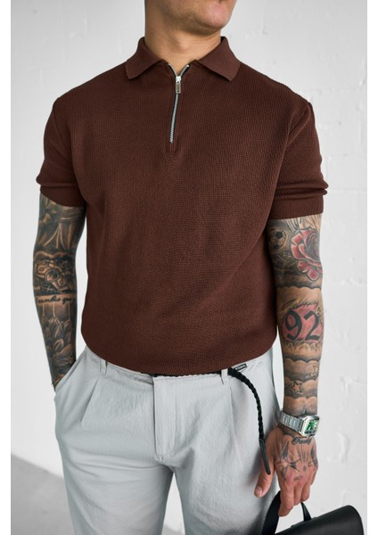 Erkek Yarım Fermuarlı Polo Yaka Triko T-Shirt Kahverengi