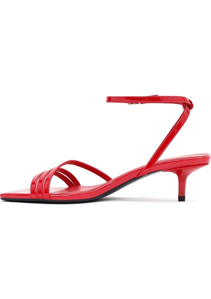 Kadın Kırmızı Bilekten Bantlı Topuklu Rugan Sandalet 25SFE485916 modelleri