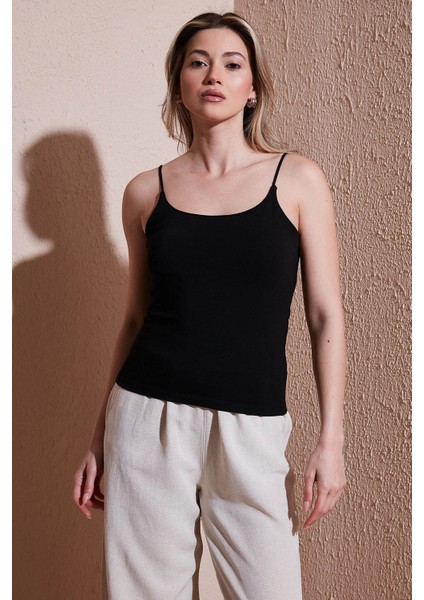 Siyah Kadın Kolsuz T-Shirt 25Y0257K1 fırsatları