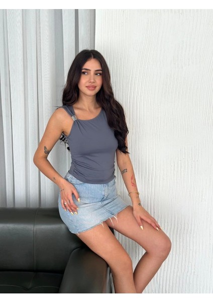 Osy Modal Yumuşak Dokulu Kumaş Bisiklet Yaka Kadın Sıfır Kol Bluz Omuz Toka Aksesuar Detaylı - Antrasit