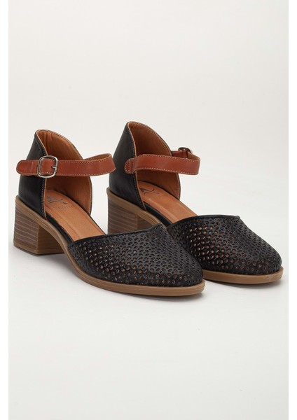 Kadın Hakiki Deri Burnu Kapalı Delikli Sandalet - Siyah fırsatları