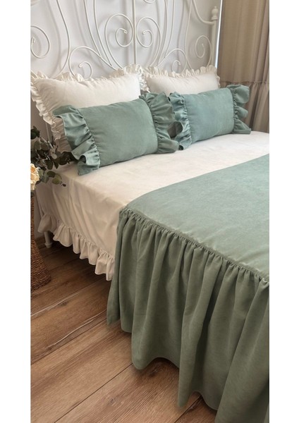 Adaçayı Yeşili Fırfırlı Yatak Runner ve Iç Dolgulu Kırlent Seti Çift Kişilik fiyatları