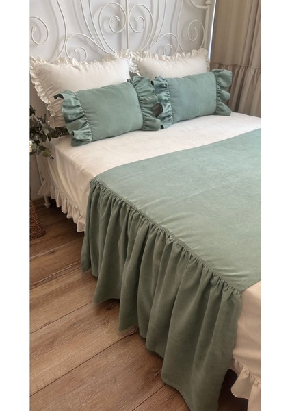 Adaçayı Yeşili Fırfırlı Yatak Runner ve Iç Dolgulu Kırlent Seti Çift Kişilik modelleri