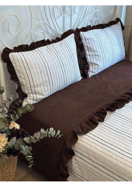 Kahverengi Ekru Fırfır Detaylı Yatak Örtüsü Çift Kişilik fiyatları