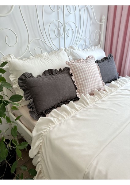 Fırfırlı Beyaz Yatak Örtüsü Takımı Çift Kişilik