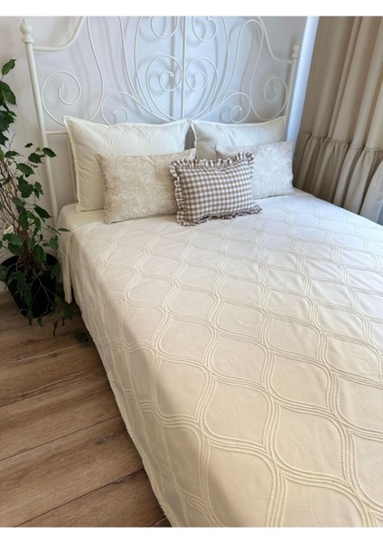 Nakışlı Ekru Yatak Örtüsü Pike Takımı Tek Kişilik fırsatları