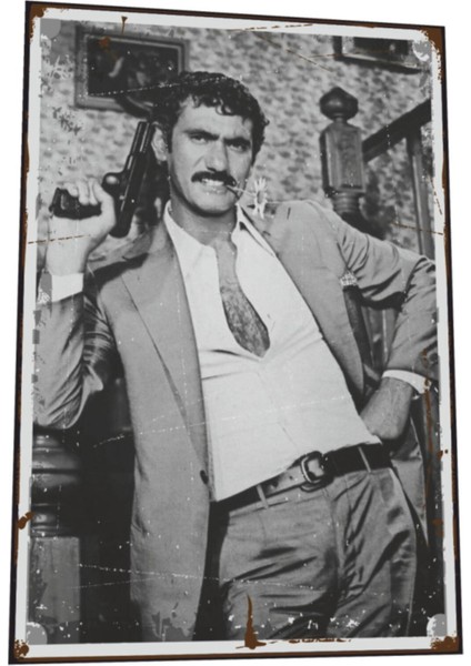 Yılmaz Güney Film Sahnesi Silahlı Retro Ahşap Poster 819