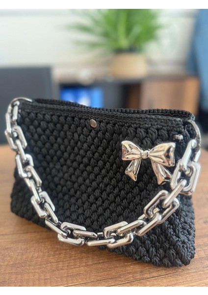 Zincir Detaylı Fiyonk Aksesuarlı Polyester Makrome Çanta