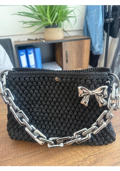 Zincir Detaylı Fiyonk Aksesuarlı Polyester Makrome Çanta