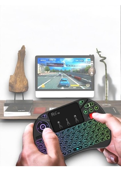 Ergonomik Tasarım ve Işıklı Tuşlar Mini Klavyede Birleşti