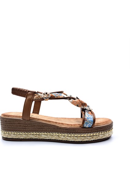 G25Y171 Dolgu Taban Espadril Detaylı Lastikli ve Taşlı Kadın Camel Beji Şık Spor Sandalet