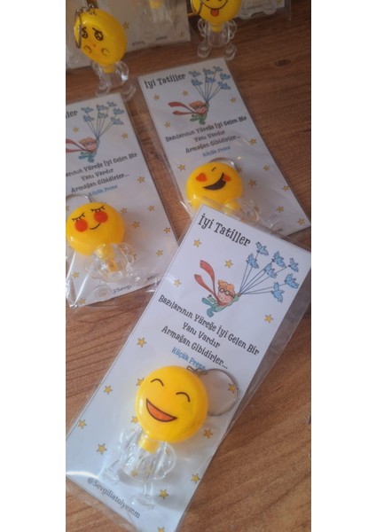 SevgiliAtolyemm Işıklı Emoji Anahtarlık5 Adet Karne Doğum Günü Tatil Hediyelikleri modelleri