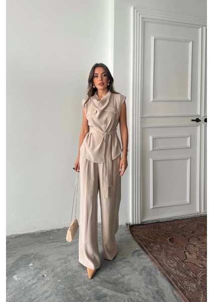 Tencel Modal Kolsuz Bluz Kapalı Cep Detaylı Dökümlü - Pantolon Takım - Bej
