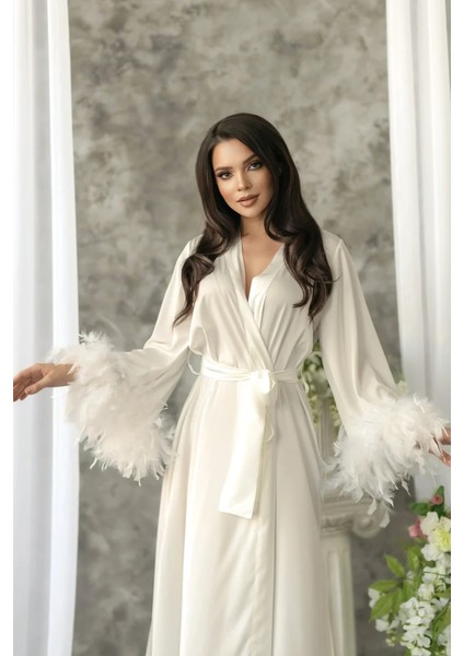 Kolları Otrişli Ipeksi Saten Tüylü Gelin Sabahlığı modelleri