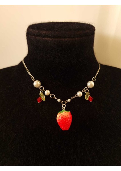 Strawberry Girl Çilek Charmlı Boncuk Kolye Y2K fırsatları