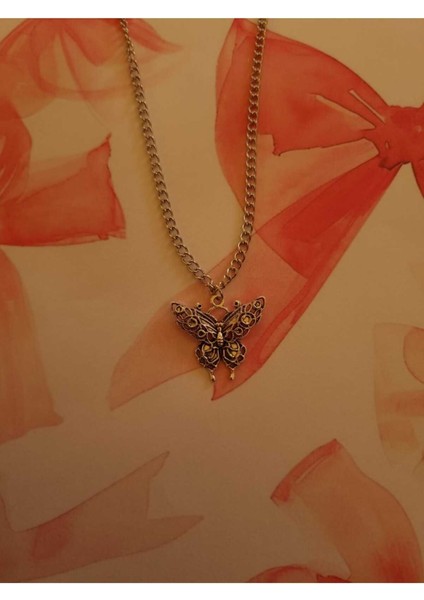 Gotik Kelebek Zincir Kolye Y2K fiyatları