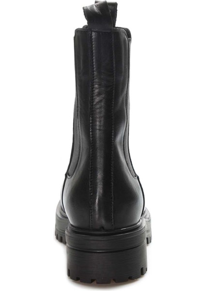 Deri Kürklü Kadın Klasik Bot 757KZA21045 modelleri