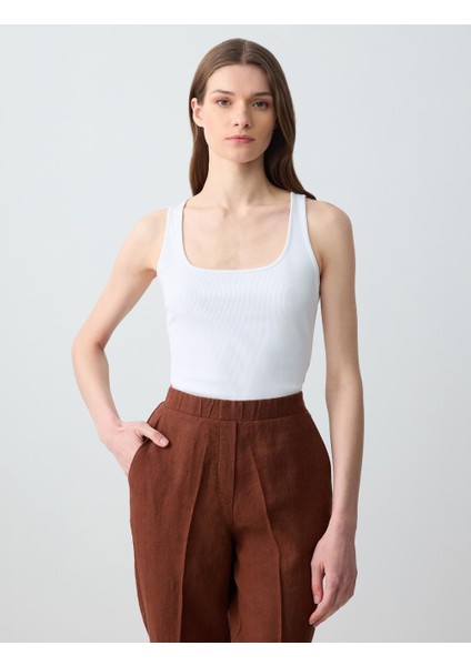 Beyaz U Yaka Dar Kesim Atlet