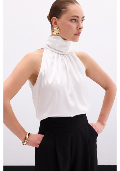 Boğazlı Kolsuz Bluz - Ekru