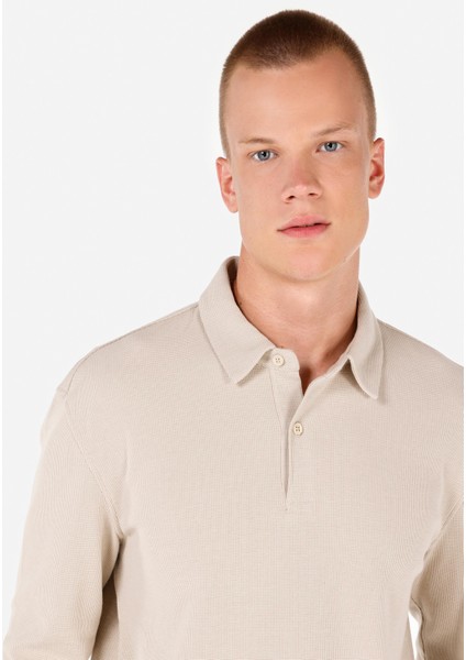Regular Fit Polo Yaka Jakarlı Erkek Bej Uzun Kol Tişört fırsatları