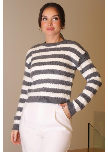 Sıfır Yaka Çizgili Siyah Ekru Kadın Triko Kazak 5560-2K5