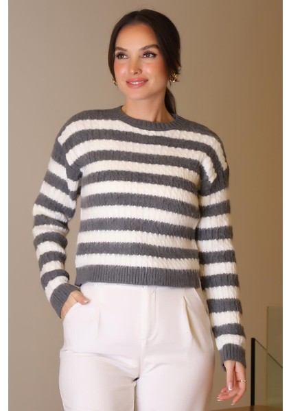 Sıfır Yaka Çizgili Siyah Ekru Kadın Triko Kazak 5560-2K5 modelleri