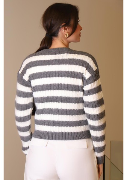 Sıfır Yaka Çizgili Siyah Ekru Kadın Triko Kazak 5560-2K5 indirimleri