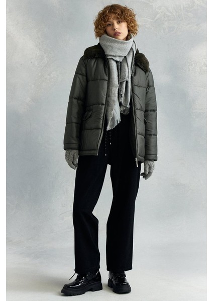 Kaz Tüyü Dolgulu Kapüşonlu Haki Kadın Mont 87008-2K5 modelleri