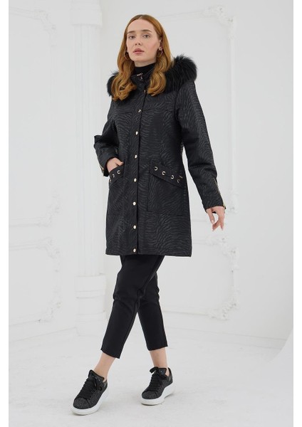 Zebra Desenli Gold Detaylı Siyah Kadın Mont MB18.72-2K5 modelleri