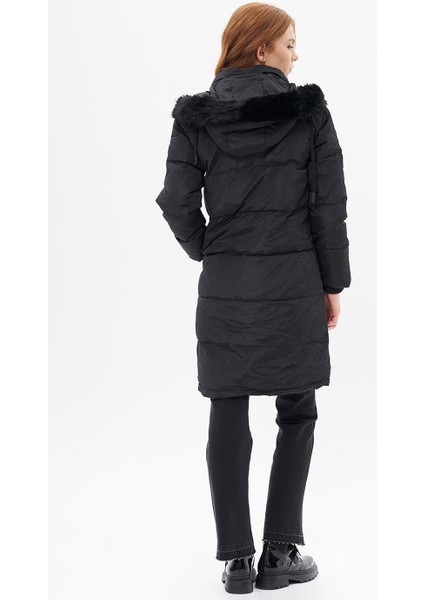 Kaz Tüyü Dolgulu Kapüşonlu Siyah Kadın Mont 27008-2K5 indirimleri