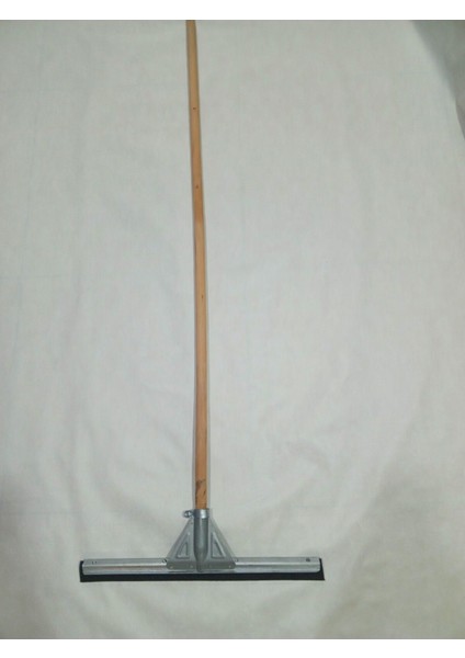 Metal Çekpas 45 cm ve Gürgen Saplı