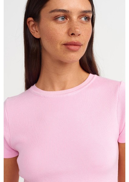Sıfır Yaka Kısa Kollu Toz Pembe Kadın T-Shirt 10357-2Y5 modelleri