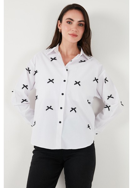 Pamuk Karışımlı Regular Fit Kurdele Detaylı Gömlek Bayan Gömlek 6773097 fırsatları